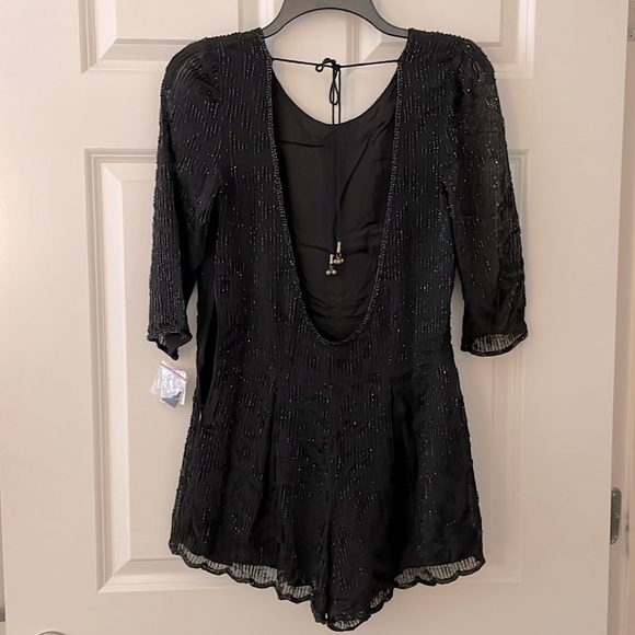 Free People black sequined 3/4 sleeve romper | Animal Instincts Playsuit | Sz 4 - Picture 4 of 11